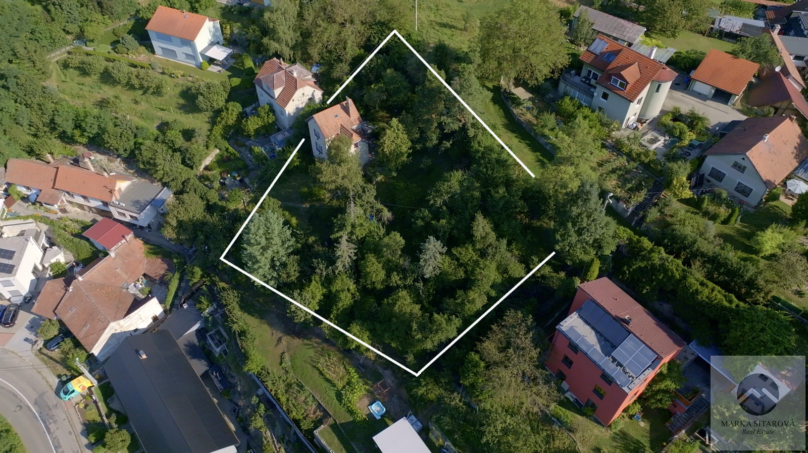 Prodej stavebního pozemku 1 836 m²