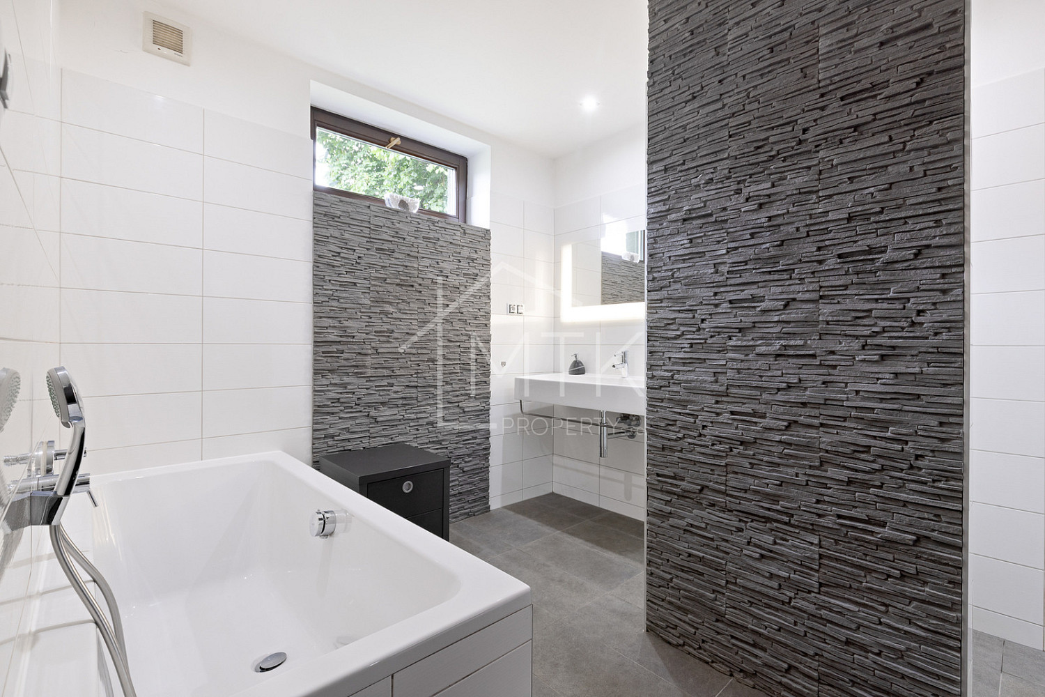 Prodej domu 218 m² s pozemkem 951 m² – fotografie 4