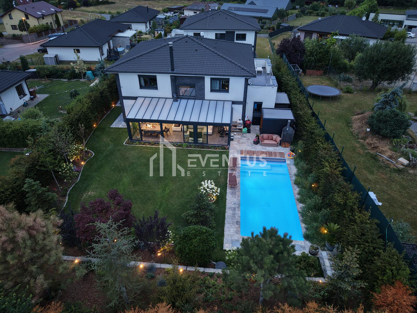 Prodej domu 307 m² s pozemkem 1 005 m²