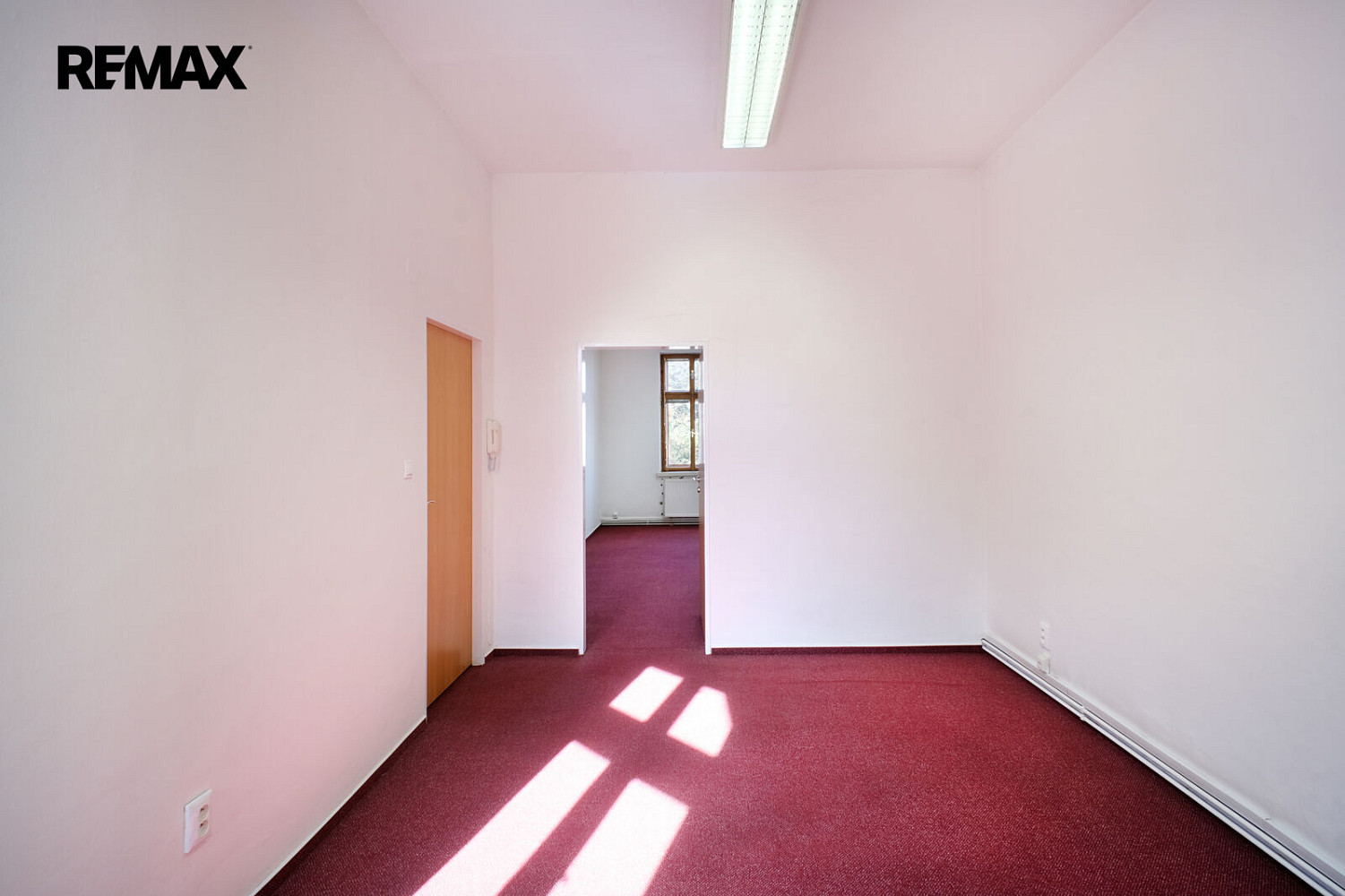 Pronájem kanceláře 20 m² – fotografie 4