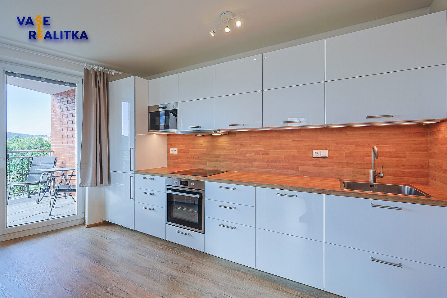 Pronájem bytu 2+kk 44 m² – fotografie 4