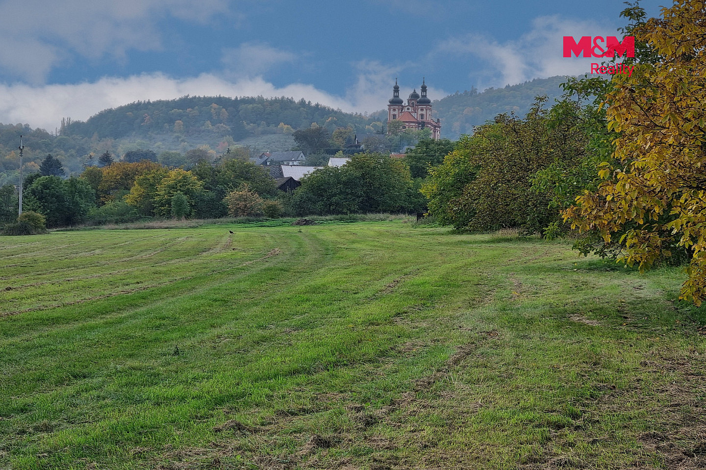 Prodej stavebního pozemku 1 556 m² – fotografie 3