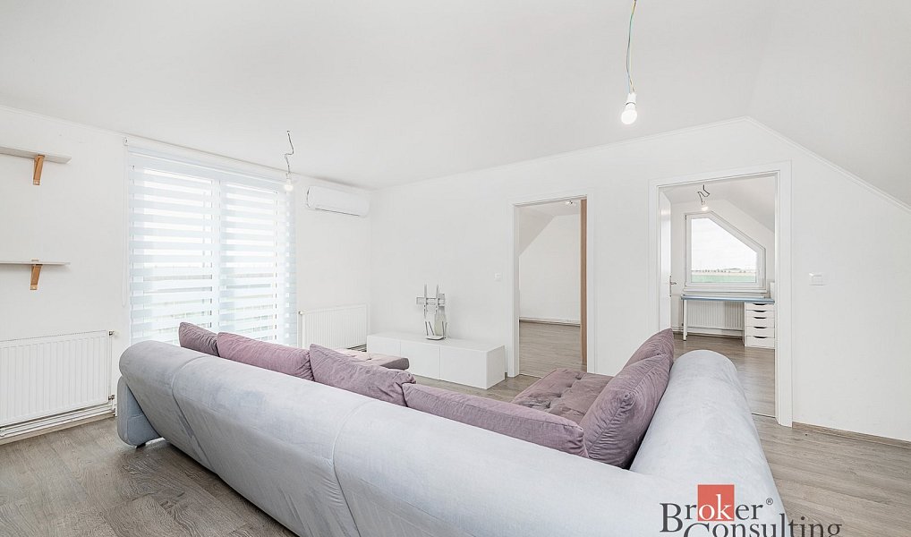 Pronájem bytu 3+kk 67 m², Nehvizdy – náhled fotky 4