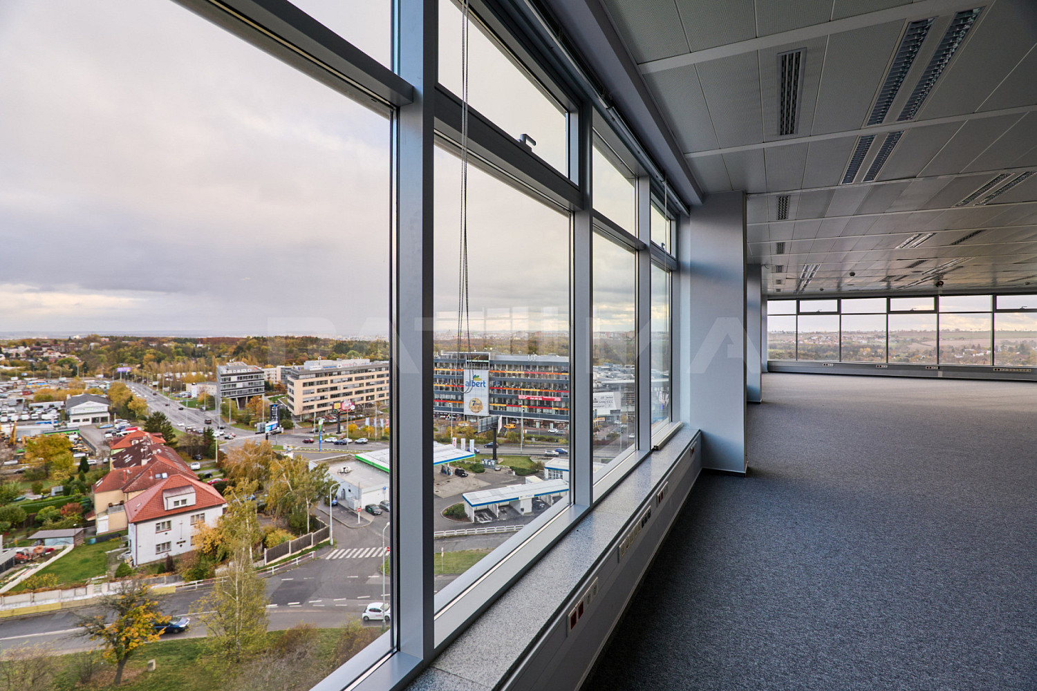 Pronájem kanceláře 544 m² – fotografie 2