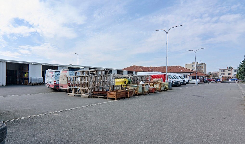 Pronájem skladovacích prostor 1 876 m², Moravany – náhled fotky 2