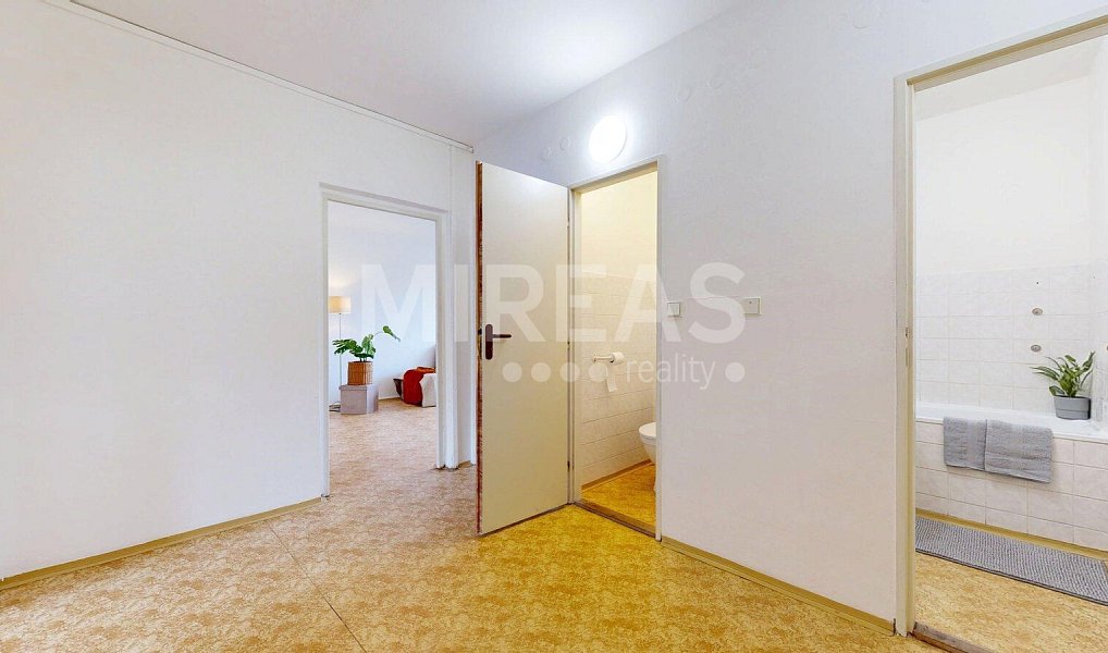 Prodej bytu 2+1 60 m², Milovice – náhled fotky 8