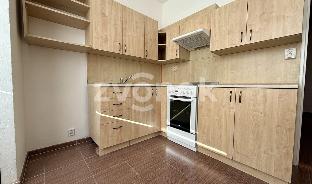 Pronájem bytu 3+1 68 m², Zlín – náhled fotky 2
