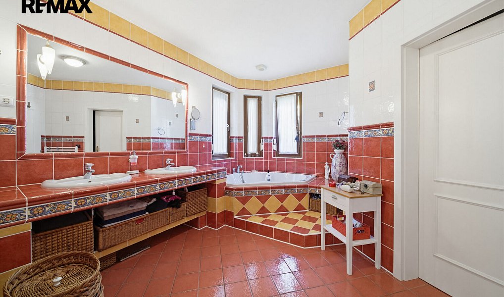 Prodej domu 217 m² s pozemkem 1 818 m², Louny – náhled fotky 24