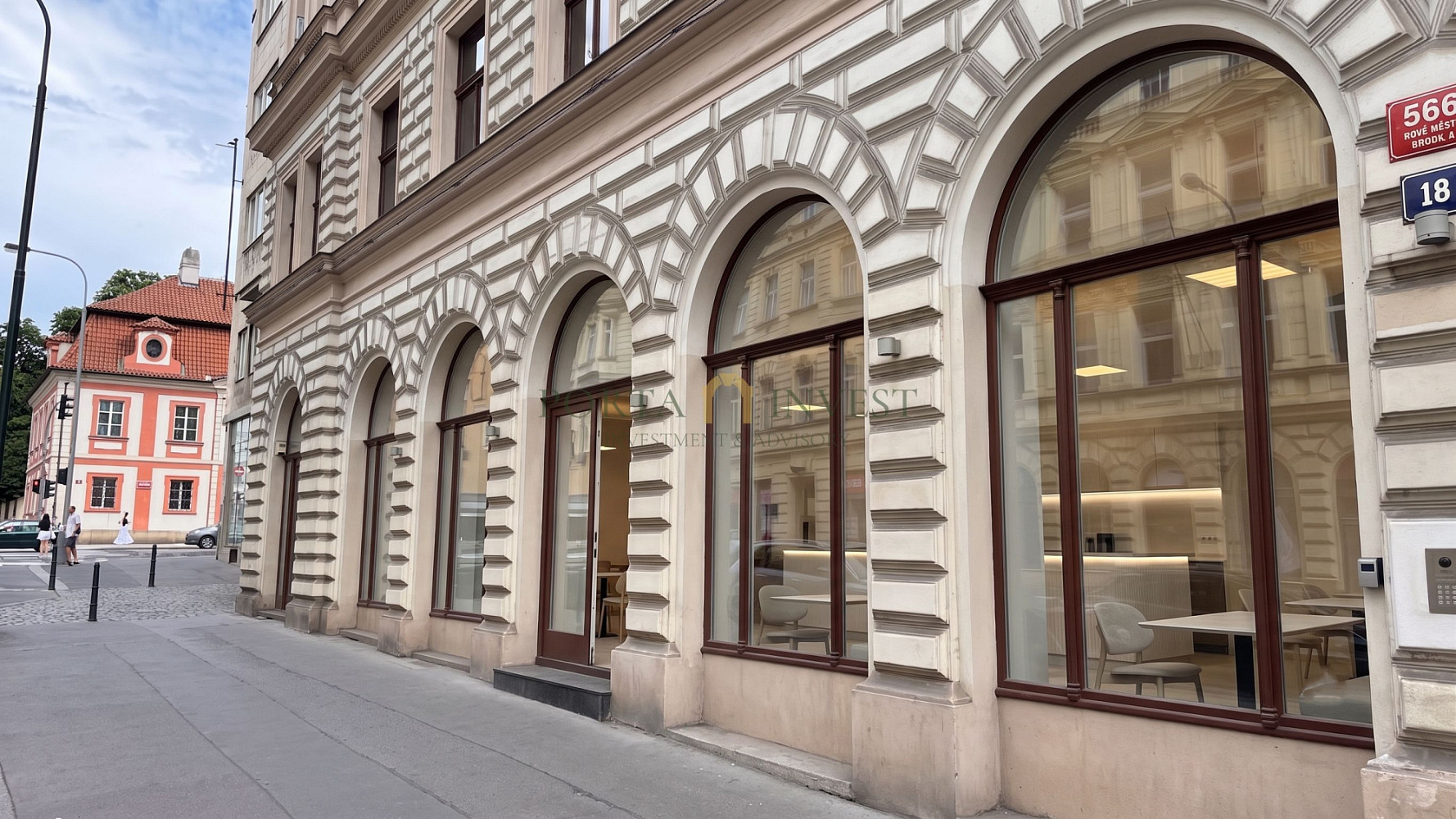Commercial property, 179 m²