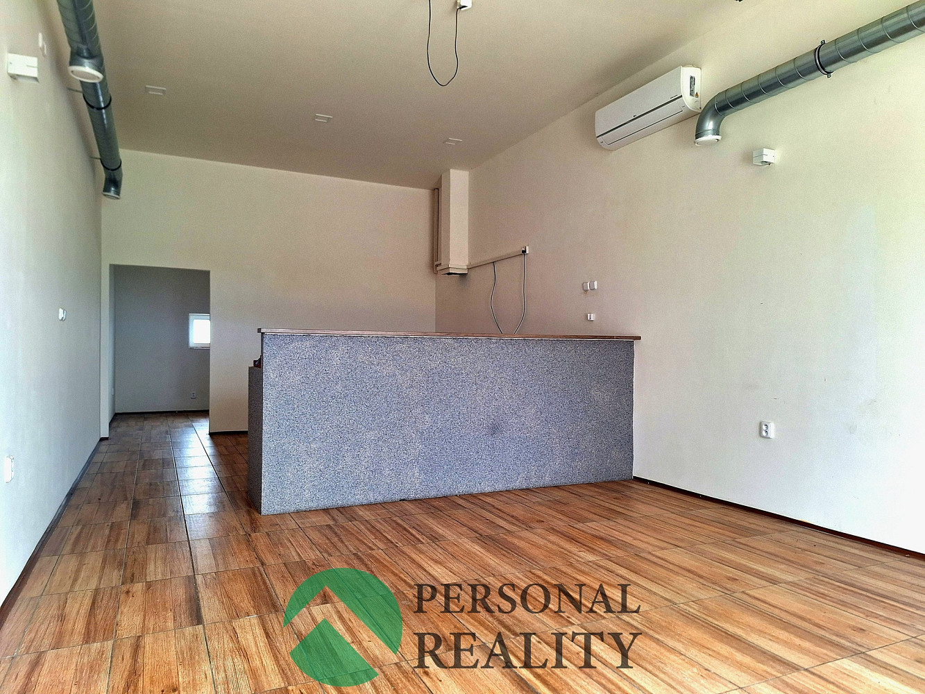 Pronájem obchodních prostor 65 m² – fotografie 2