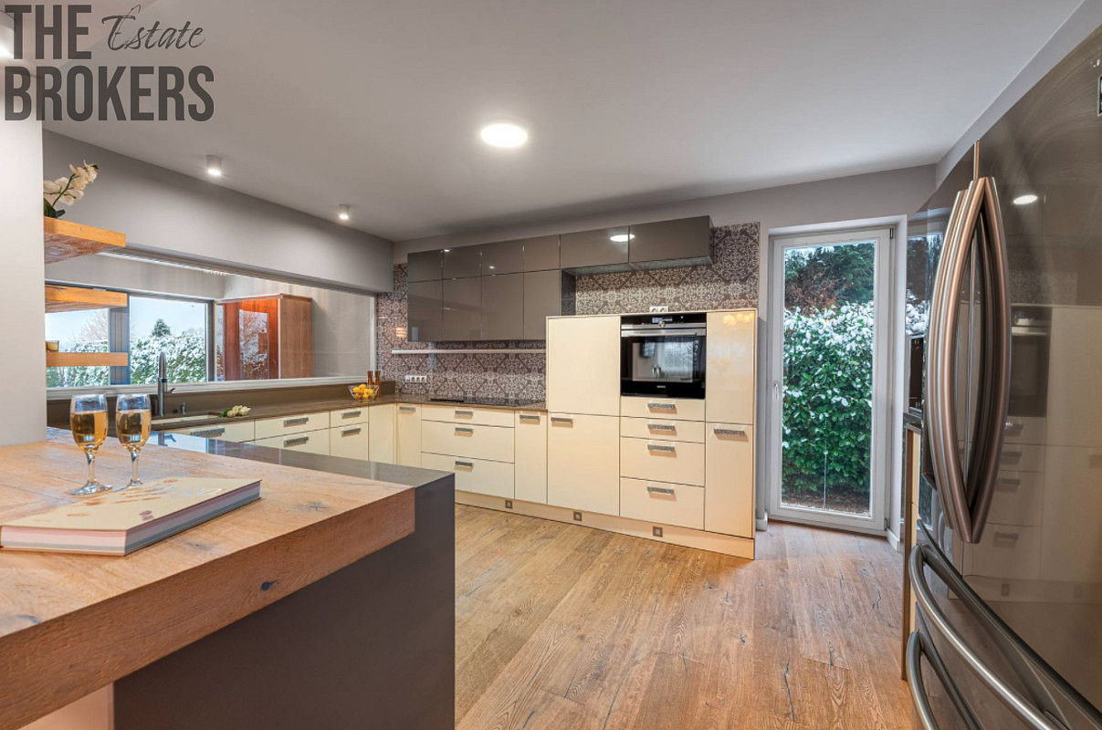 Prodej domu 300 m² s pozemkem 858 m² – fotografie 5