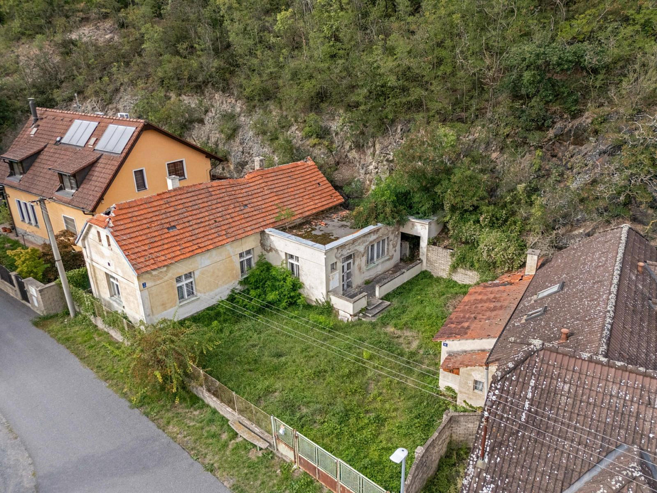 Prodej stavebního pozemku 527 m² – fotografie 2