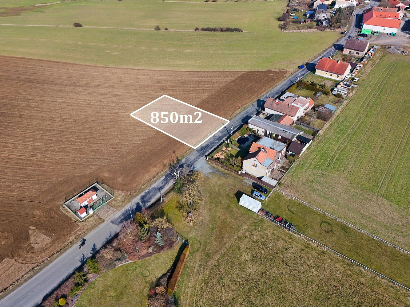 Prodej stavebního pozemku 850 m²