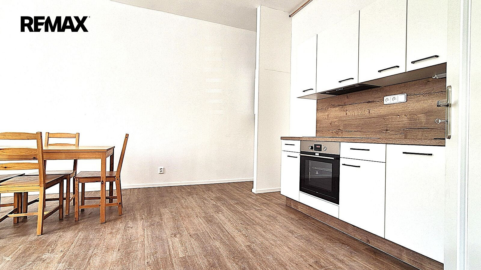 Pronájem bytu 1+1 35 m² – fotografie 2