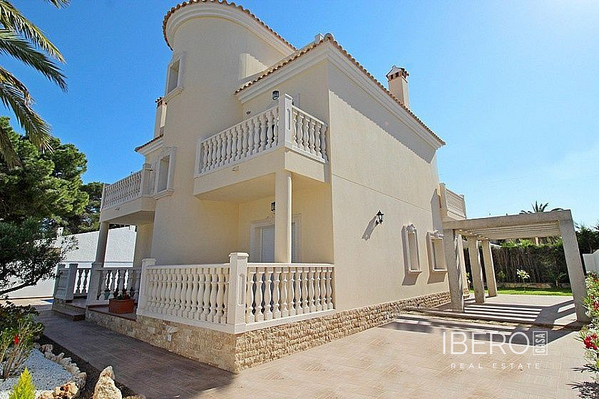 Prodej domu 250 m² s pozemkem 520 m²