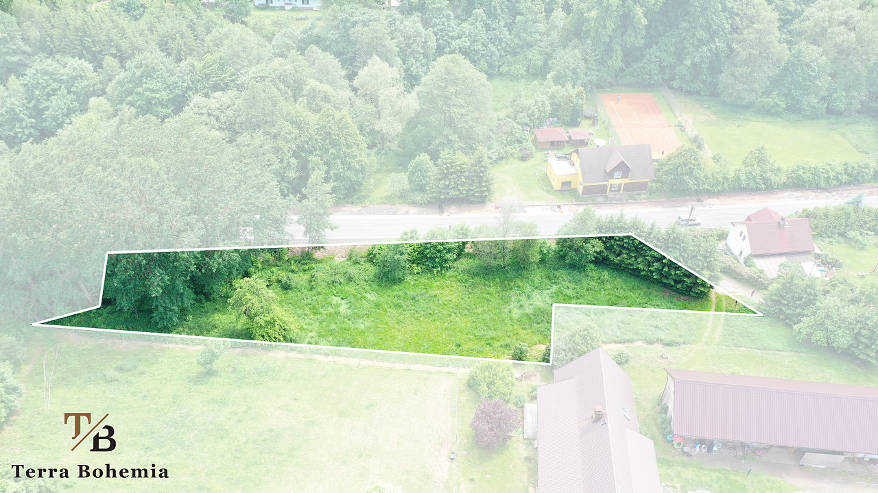 Prodej stavebního pozemku 2 098 m²