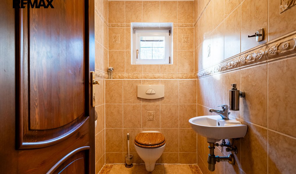 Prodej domu 220 m² s pozemkem 2 087 m², Hvozdec – náhled fotky 36