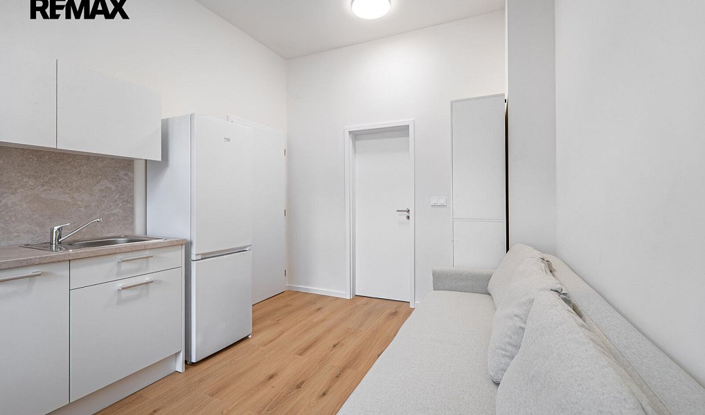 Prodej bytu 1+kk 20 m², Praha – náhled fotky 5
