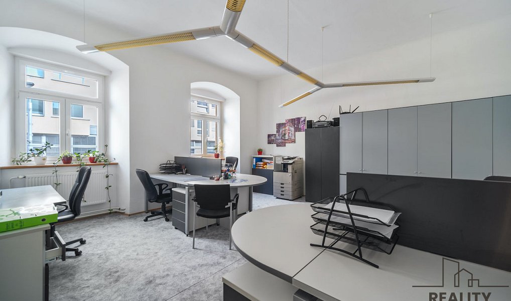 Pronájem kanceláře 82 m², Pardubice – náhled fotky 3