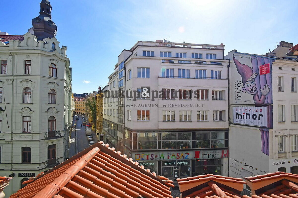 Pronájem kanceláře 210 m² – fotografie 4
