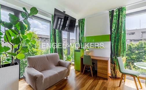 Pronájem bytu 1+kk 45 m², K sídlišti, Praha 4 - Nusle