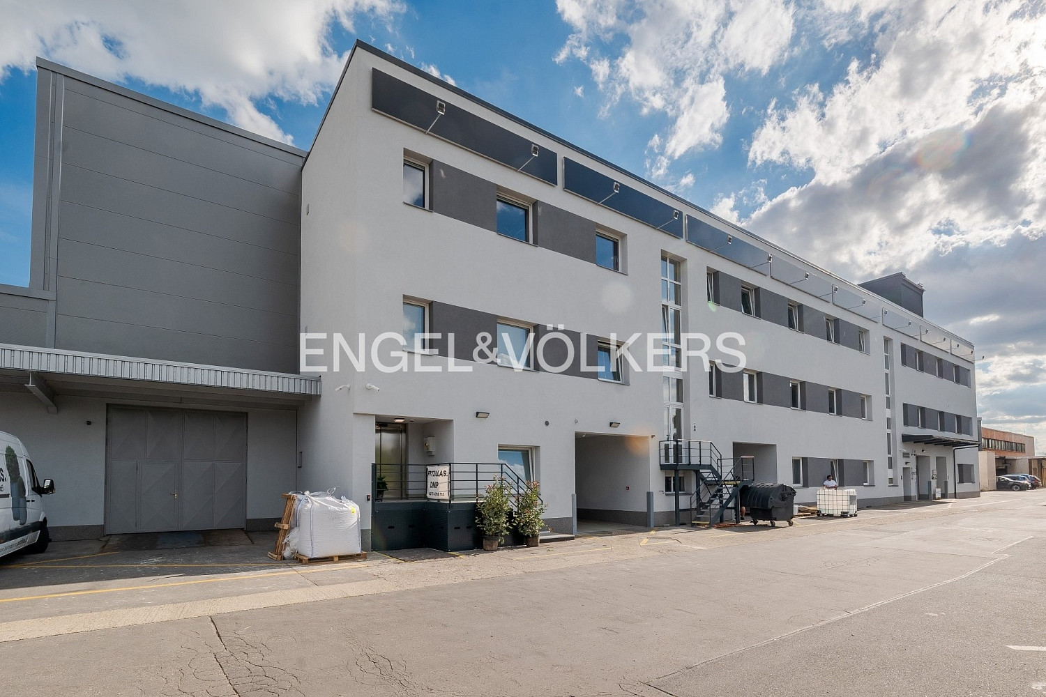 Pronájem kanceláře 89 m² – fotografie 2