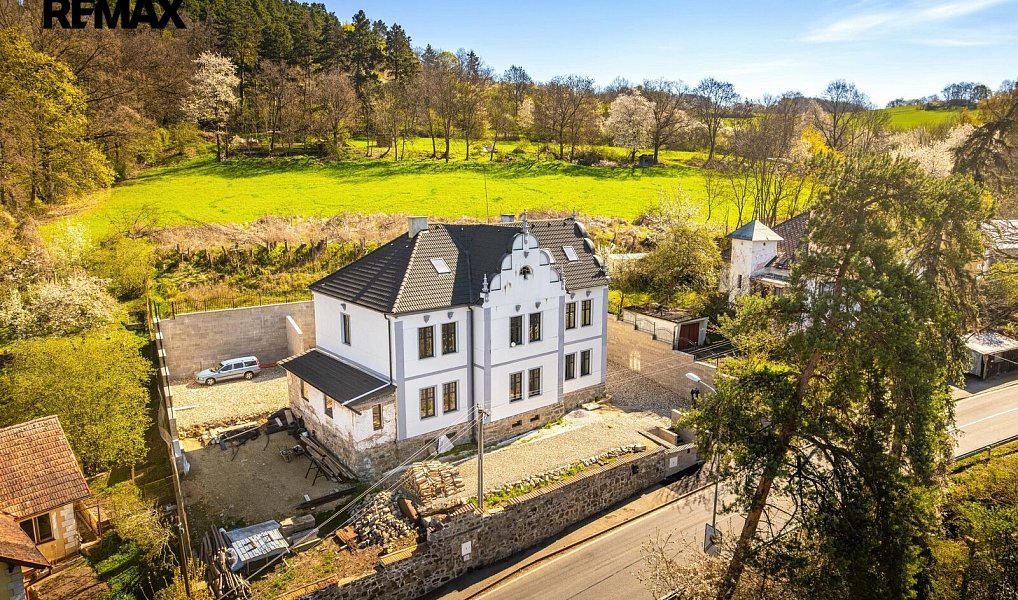 Prodej domu 550 m² s pozemkem 1 119 m², Volyně – náhled fotky 2