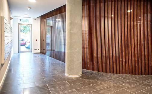 Prodej obchodních prostor, Suchdolské náměstí, Praha 6 - Suchdol