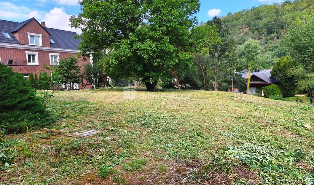 Prodej stavebního pozemku 1 800 m², Praha – náhled fotky 4