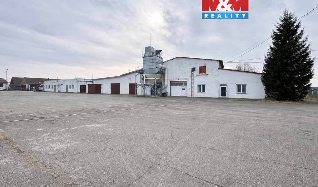 Pronájem skladovacích prostor 2 098 m², Spytihněv – fotka 1 z 4