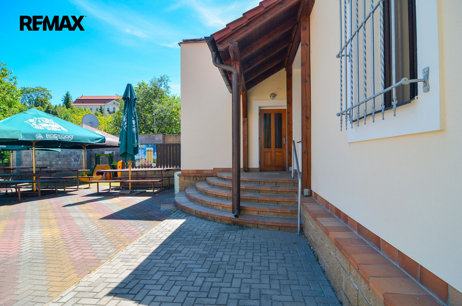 Prodej komerčního objektu s restaurací, bytem 2+kk a garáží Koryčany – pohled 4