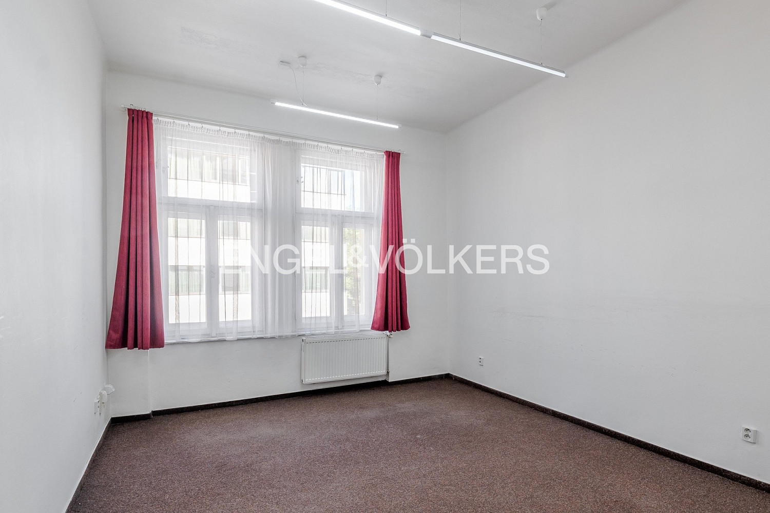 Pronájem kanceláře 22 m² – pohled 3