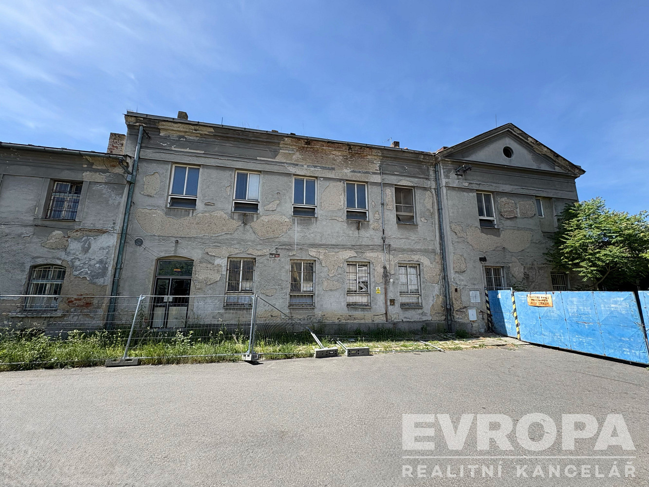 Prodej stavebního pozemku 742 m² – fotografie 4