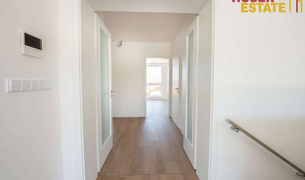Prodej domu 197 m² s pozemkem 737 m², Holubice – náhled fotky 10