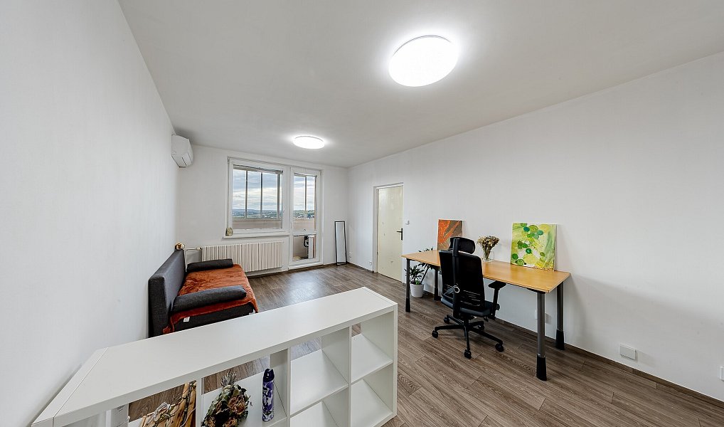 Pronájem bytu 1+1 44 m², Zlín – náhled fotky 2
