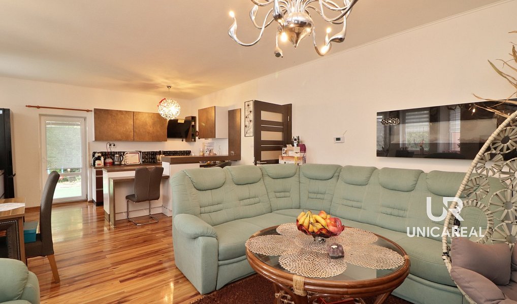 Prodej domu 233 m² s pozemkem 651 m², Božice – náhled fotky 3