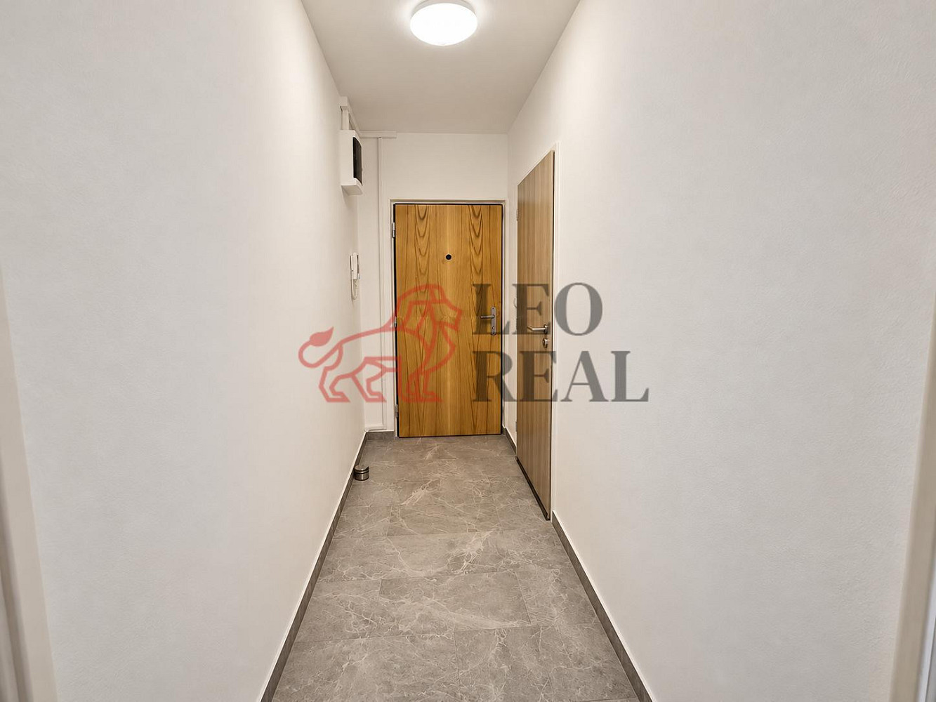 Pronájem bytu 2+kk 38 m² – fotografie 4