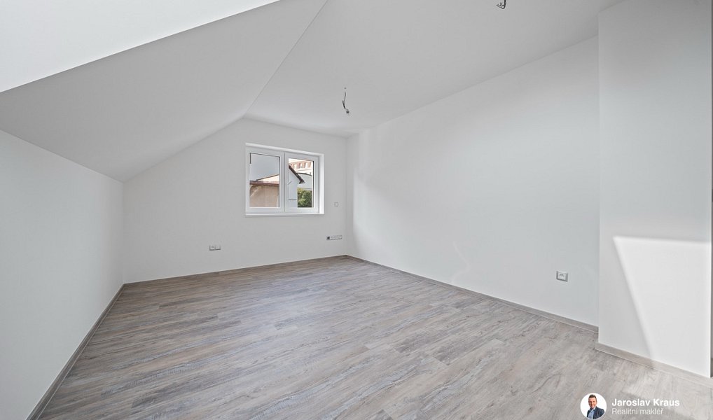 Prodej domu 134 m² s pozemkem 176 m², Nová Paka – náhled fotky 33