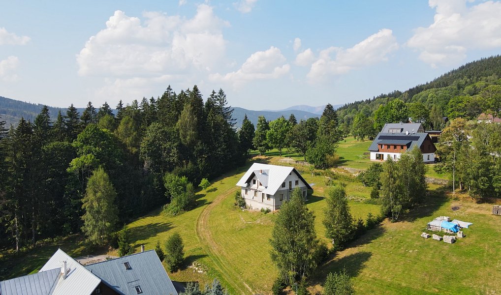 Prodej domu 114 m² s pozemkem 1 760 m², Strážné – náhled fotky 19