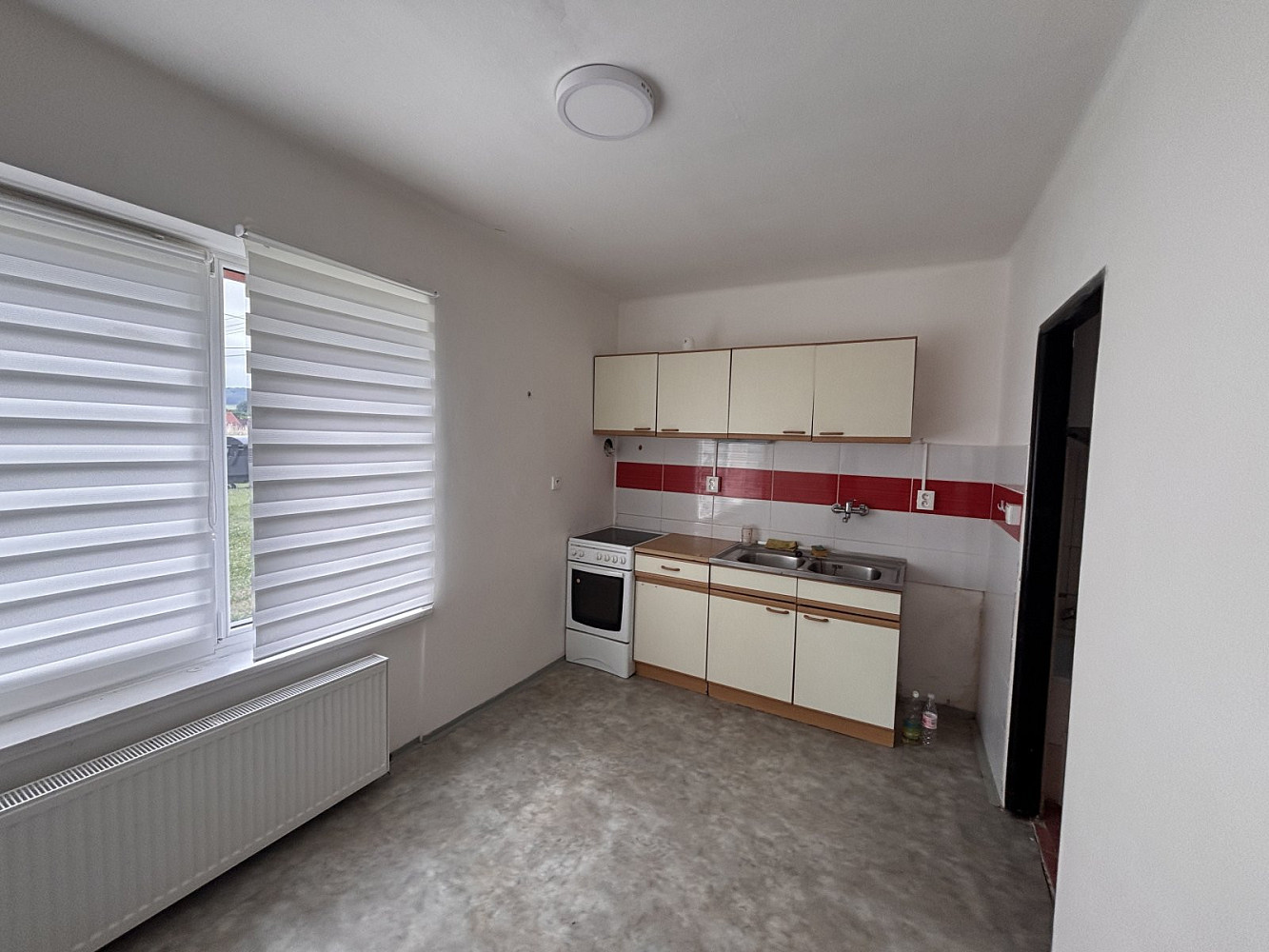 Pronájem bytu 1+1 40 m² - Widok 2