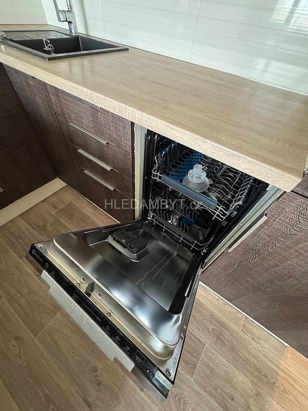 Pronájem bytu 2+kk 50 m² — photo 2