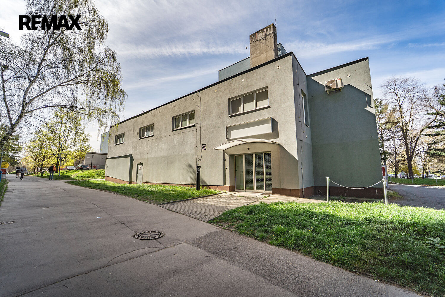 Pronájem obchodních prostor 661 m²