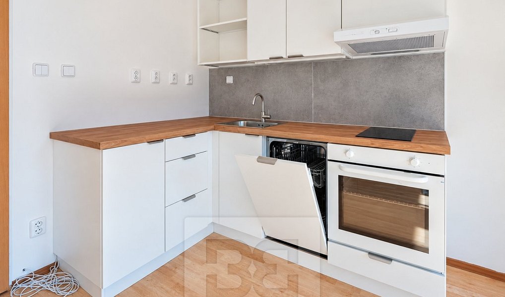 Prodej bytu 1+kk 30 m², Praha – náhled fotky 4