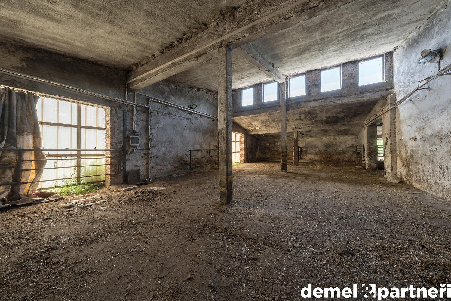 Pronájem zemědělského objektu 1 400 m² – fotografie 3