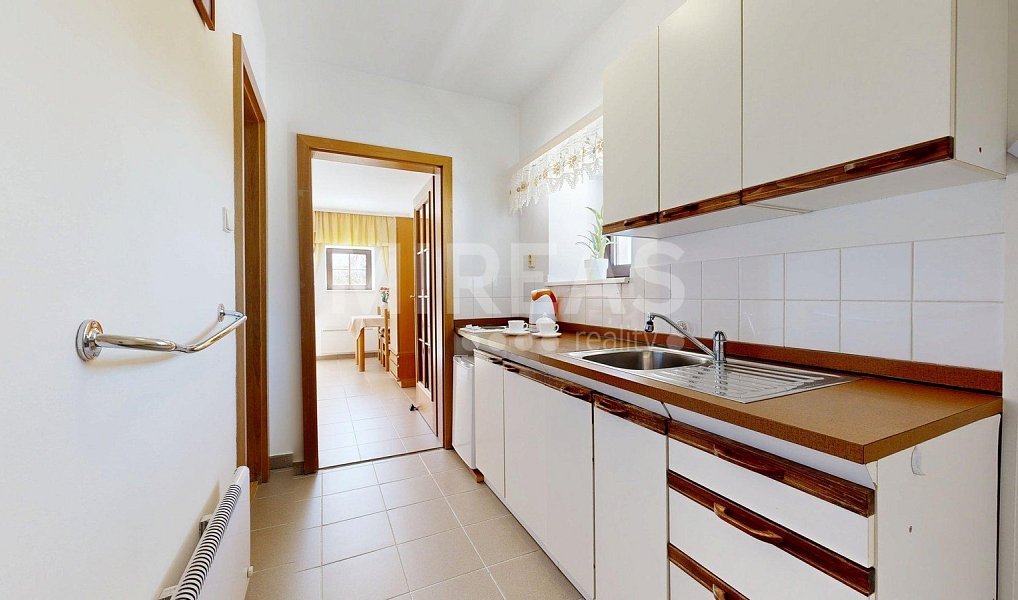 Prodej ubytovacího objektu 444 m², Stožec – náhled fotky 26