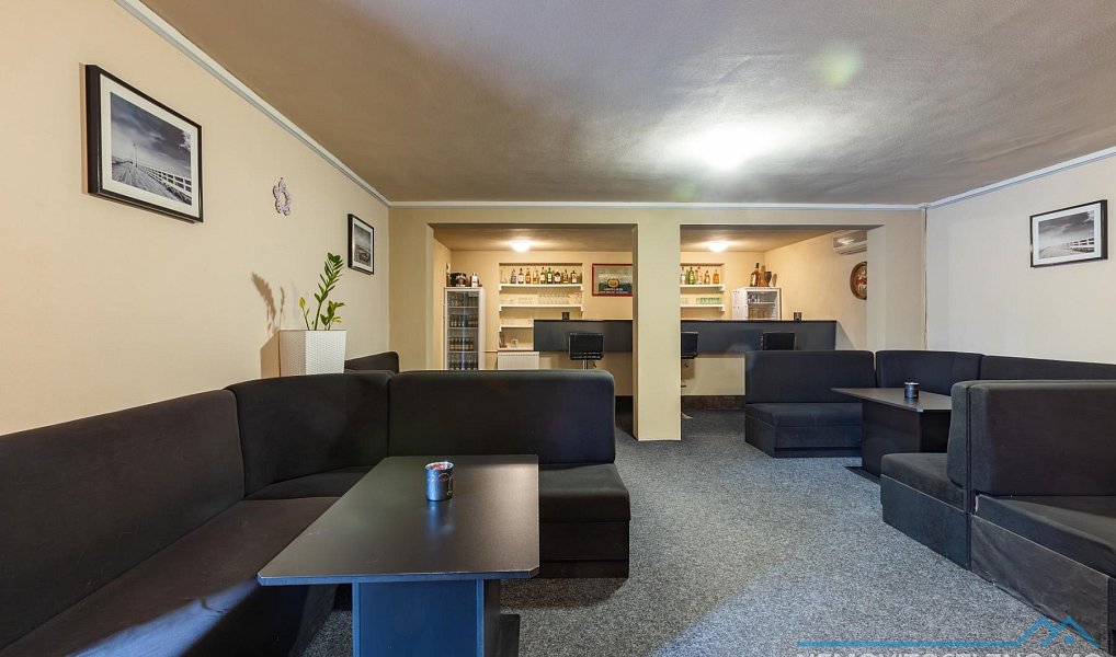 Prodej ubytovacího objektu 390 m², Vrbovec – náhled fotky 11