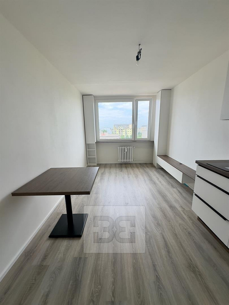 Pronájem bytu 1+kk 23 m² — photo 3