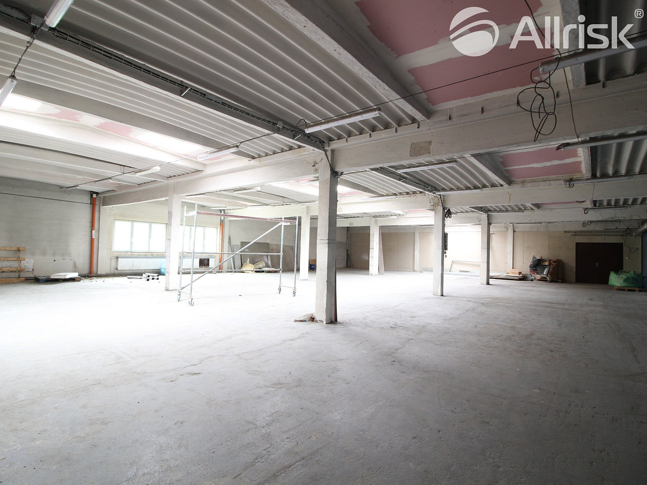 Pronájem skladovacích prostor 170 m²