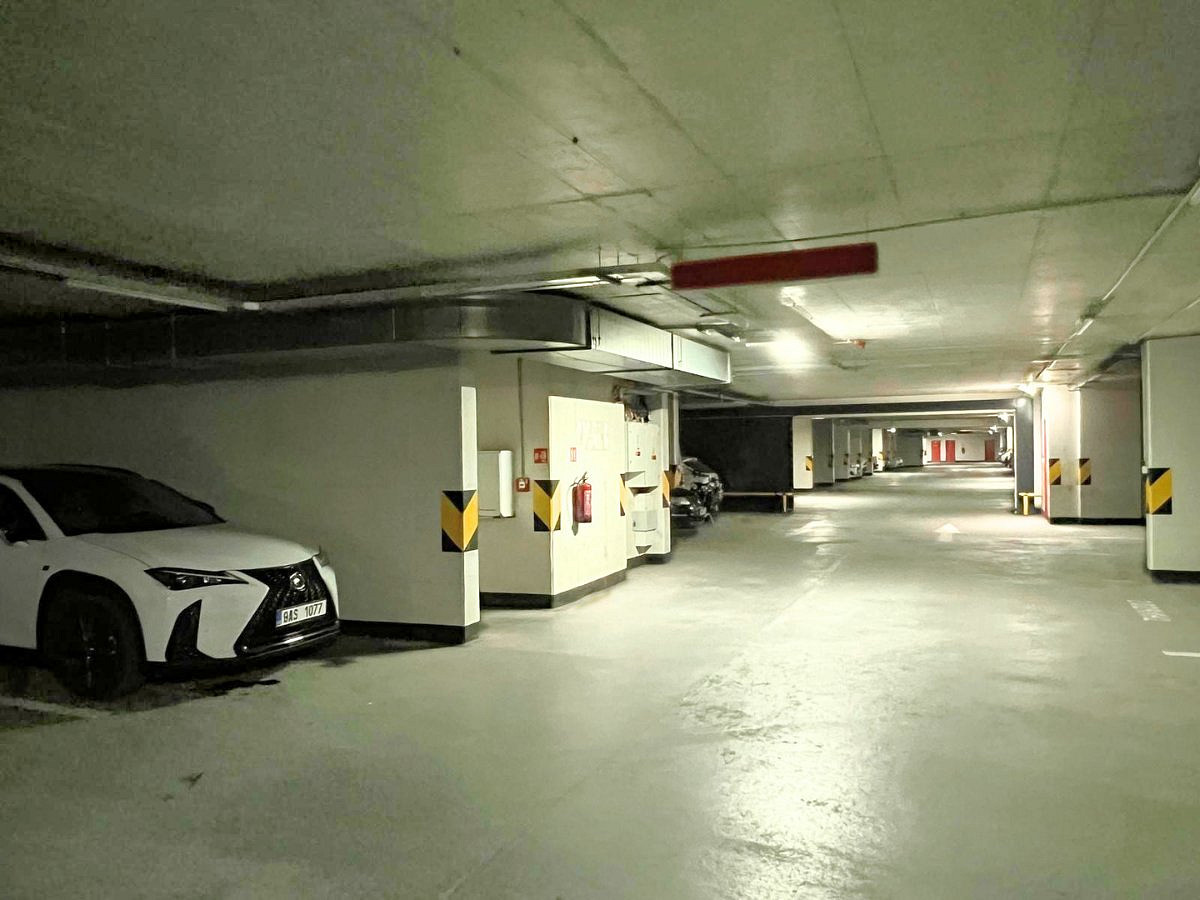 Pronájem parkovacího stání v projektu Nová Harfa, Praha 9 - Vysočany – fotografie 2