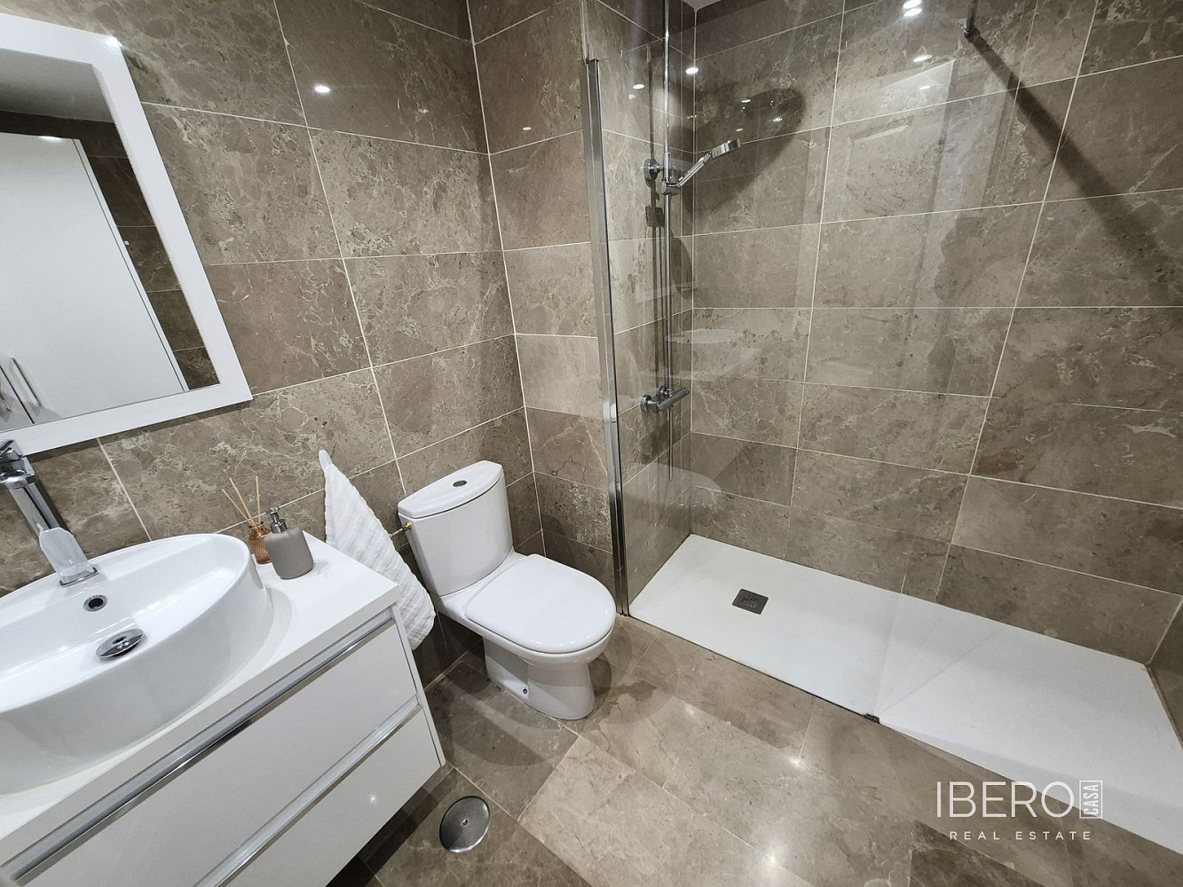 Piso 3+kk – Miraflores - Más